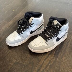 Nike Air Jordan Men's Black and White Sneakers